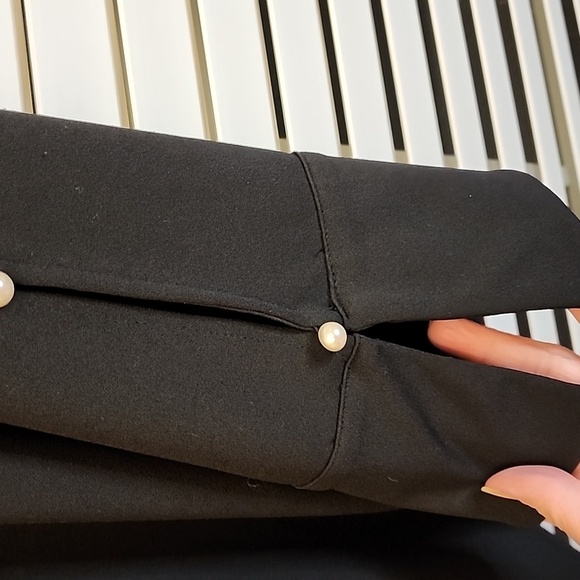 Ann Taylor Black Long Sleeve Top With Pearl Accents sz XL - Picture 3 of 6